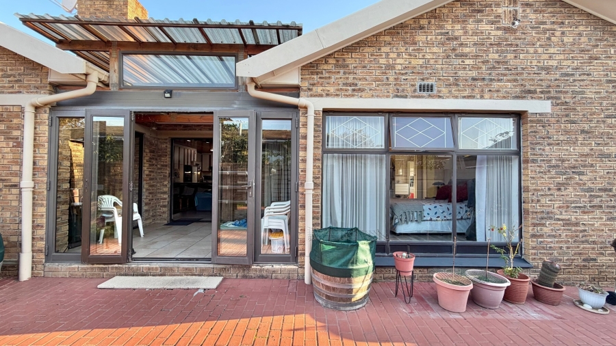 4 Bedroom Property for Sale in The Palms Western Cape